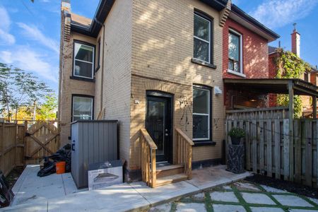 For Lease - 49 Wentworth #Main Street, Hamilton, Ontario - Photo 4