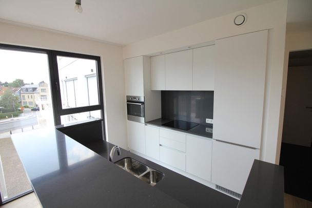 Avenue Reine Astrid, 1950, Kraainem - Photo 1