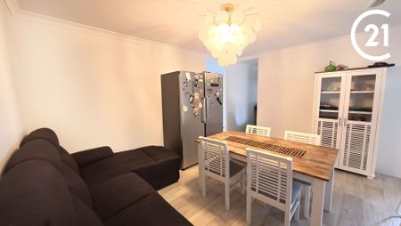 Modern 3x2 Family Living in the Heart of Dalyellup! - Photo 2