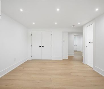 1379 CHRISTINA Court, Burlington, Ontario, L7P2V8 - Photo 3