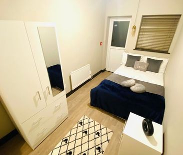 Room in a Shared House, Middle Road, SW16 - Photo 4