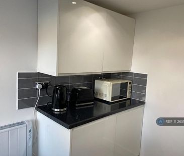 1 bedroom flat to rent - Photo 4