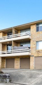 CENTRALLY LOCATED TWO-BEDROOM APARTMENT - Photo 4