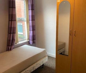 63 Cavendish Street, Belfast, BT12 7AW - Photo 2