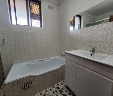 Spacious 3-Bedroom Flat - Photo 6