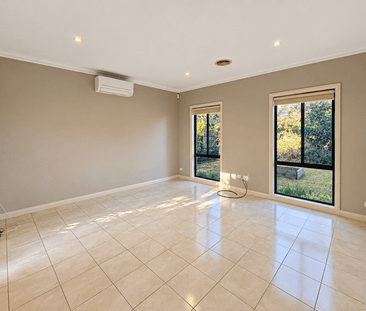 Comfort, Space & Convenience – The Perfect Chadstone Retreat - Photo 1