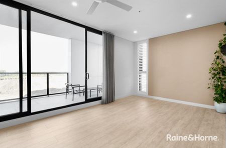 Modern Two-Bedroom Apartment In Edmondson Park - Photo 2