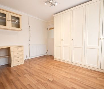 3 bedroom Property to rent - Photo 5