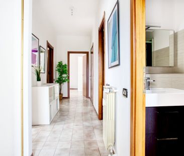 Cozy and bright single room in Via Ronchi - Photo 1