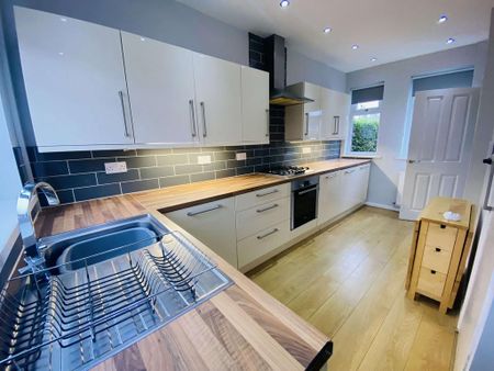 2 bedroom terraced house to rent - Photo 4