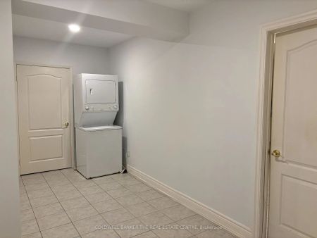 Property For Lease | N9243461 - Photo 4