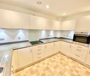 1 bedroom in a house share to rent - Photo 5