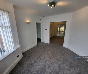 3 bedroom semi-detached house to rent - Photo 4