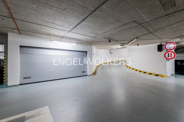 Apartment for rent, 4+kk - 3 bedrooms, 125m - Photo 1
