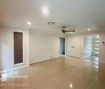 MODERN + TIDY FAMILY HOME IN CAMERON PARK - Photo 2