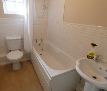 3 bedroom detached house to rent - Photo 2
