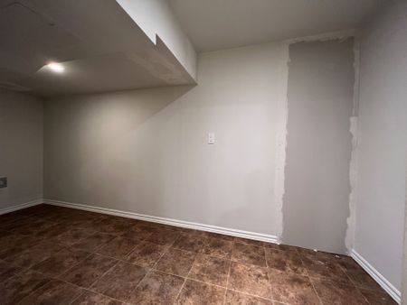 For Lease - 86 Verdi Road, Richmond Hill, Ontario - Photo 4