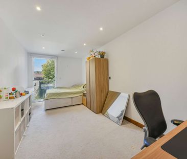 Sharers welcome - A modern three double bedroom apartment on the 3r... - Photo 6