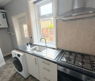 3 bedroom terraced house to rent - Photo 1
