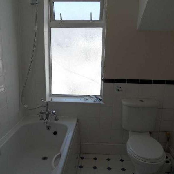 Festing Grove, Southsea, PO4 - Photo 1