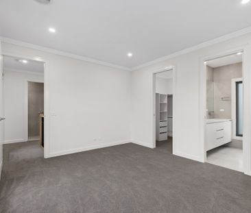 Large Modern Townhome - Photo 2