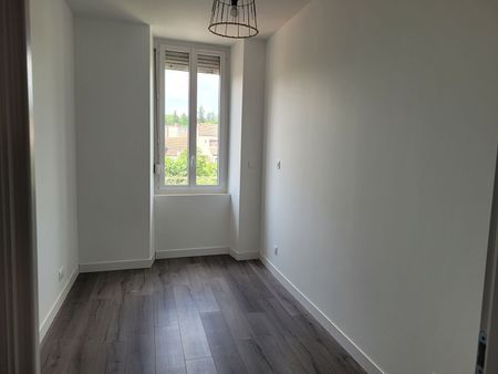 Location Appartement 3 pièces 55m² - Photo 3