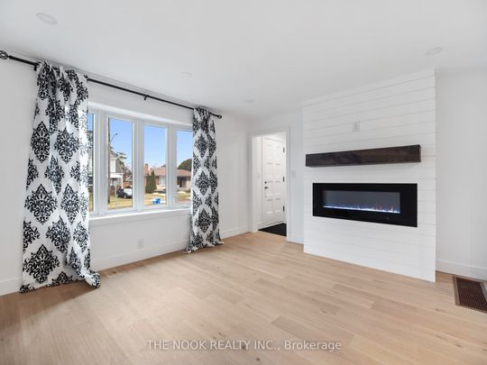 For Lease - 590 Athol Street Unit# Upper, Oshawa, Ontario - Photo 1