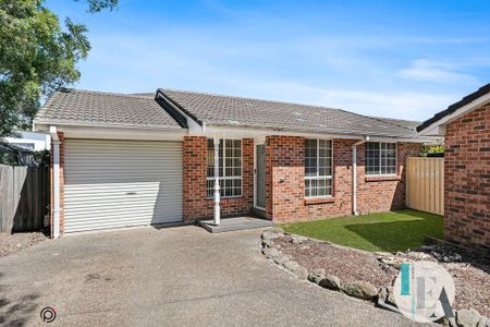 Freshly Updated 2-Bedroom Villa in a Quiet, Central Location - Photo 3