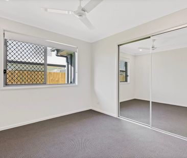 Family Living - 4 Bedroom + Media + Air Conditioning - Photo 2