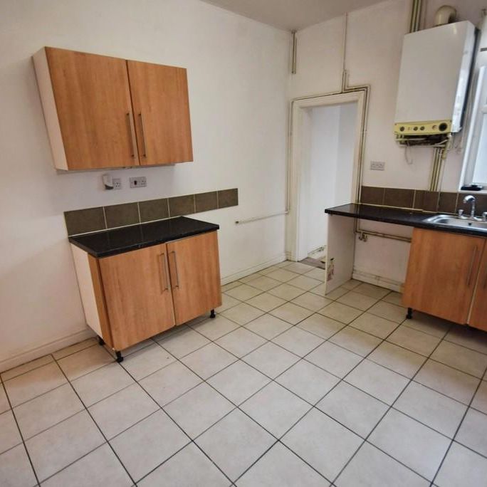 2 bedroom terraced house to rent - Photo 1