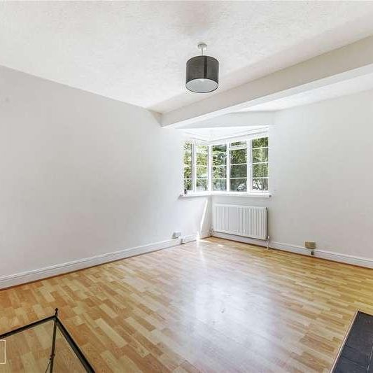 Mead Lodge, Chiswick, W4 - Photo 1