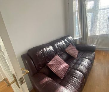 3 Bed Terraced House, Long Elmes, HA3 - Photo 6