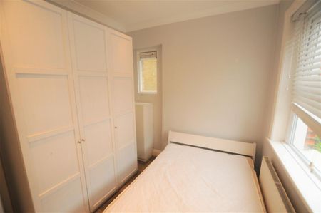 Ennismore Avenue, London, W4 1SF - Photo 5