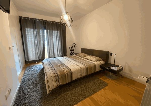 Apartamento T2 para arrendamento sem móveis com piscina nas Laranjeiras, Lisboa