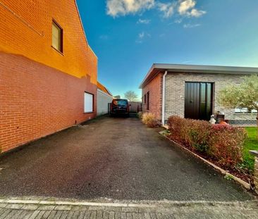 BUNGALOW MET TWEE SLAAPKAMERS - TUIN EN TWEE GARAGES - Photo 1