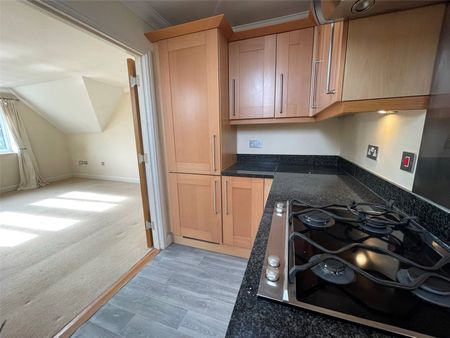 2 bedroom apartment to rent - Photo 4