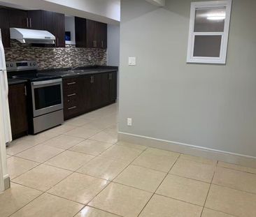 For Lease - 353 Lansdowne Avenue Unit# Bsmt, Toronto, Ontario - Photo 3