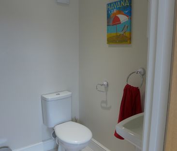 Large Double Loft Room With Ensuite - Photo 6