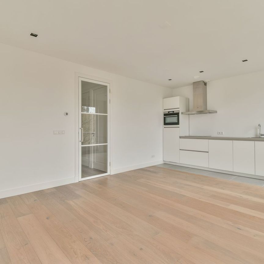 Sint Willibrordusstraat 111-E, Van der Helstpleinbuurt, 1073VB, Amsterdam - Foto 1