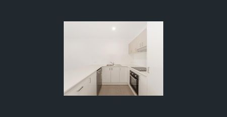 Beautiful Three Bedroom Home - Photo 5