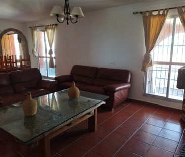 3 Bedrooms HouseEstepona - Photo 2