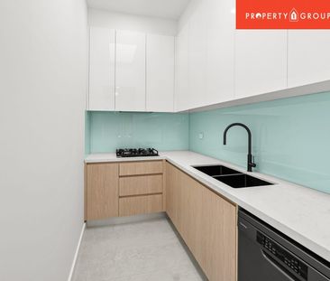 Luxurious brand new 4 Bedroom+ study + Media and butlers pantry. - Photo 2