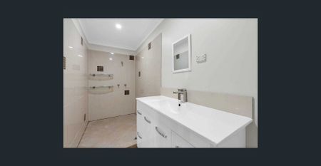 Gorgeous Family Home - Photo 2