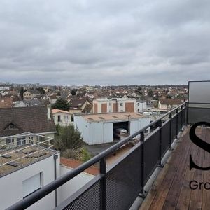 T3 AVEC BALCON ET PARKING COUVERT - Photo 2