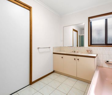 Light Filled 3 Bedroom Home in a Peaceful Setting - Photo 2