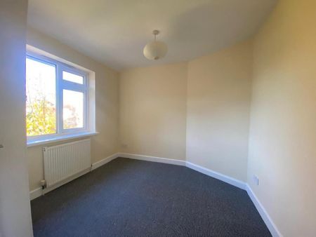 2 bedroom end of terrace house to rent - Photo 2