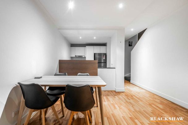 Fully Furnished One Bedroom Apartment In Prime Location - Photo 1