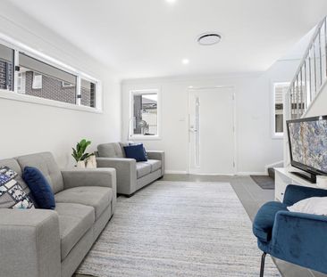 4 Bedroom townhouse! - Photo 1