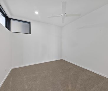 Brand New 3 Bedroom Apartment for Coastal Living - Photo 4