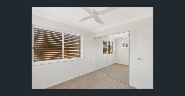 TOWN HOUSE 7 MINUTES FROM THE BEACH - Photo 1